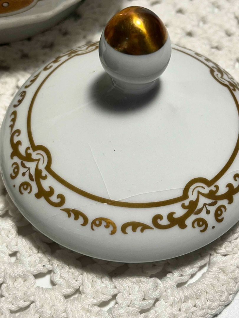 Чайник без крышки и сахарница с трещиной на крышке. Jlmenau с росписью от Reichenbach Германия. Картинка 7